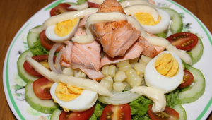 Salad cá hồi